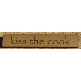 32319KG-Kiss the Cook wood block 