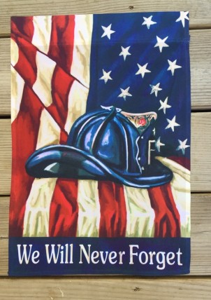  4890DC We will Never Forget Garden Flag